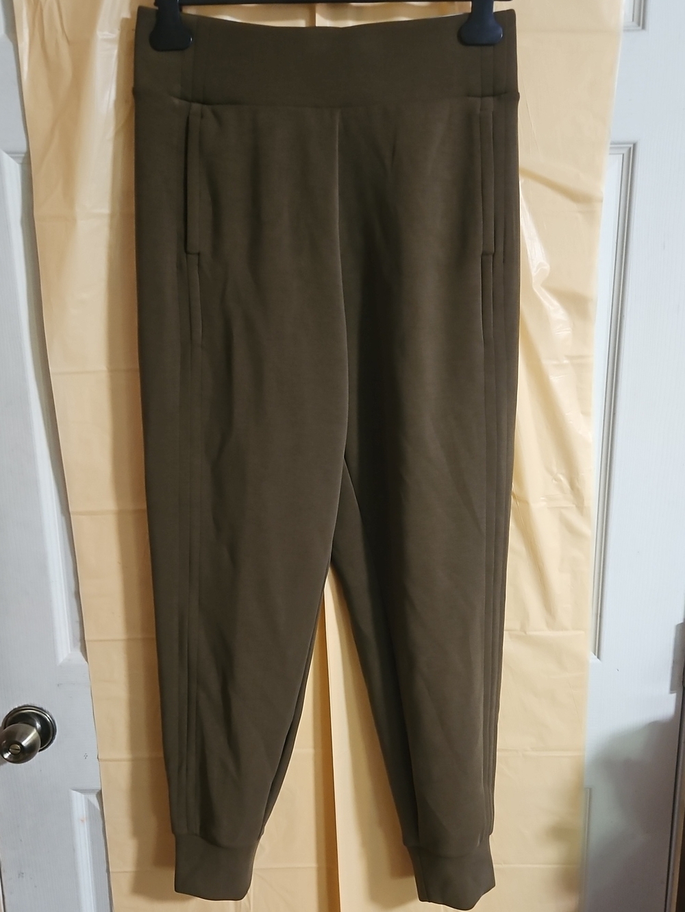 CALIA Sandwash SCUBA HIGH RISE Jogger: DARK KHAKI OLIVE: NEW WITH TAGS: SIZE M